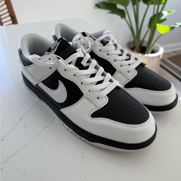 Reverse Panda Dunks - Picture 1 of 5
